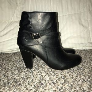 Madden Girl Black bootie heels